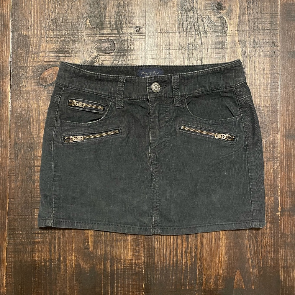American Eagle Outfitters - Black Stretch Corduroy skirt, Size 0, never worn